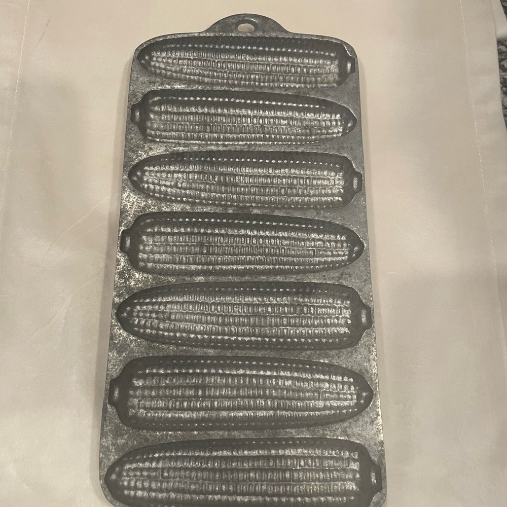 Wagner Ware Junior 458 Krusty Korn Kobs Cast Iron Pan 1920’s Clean